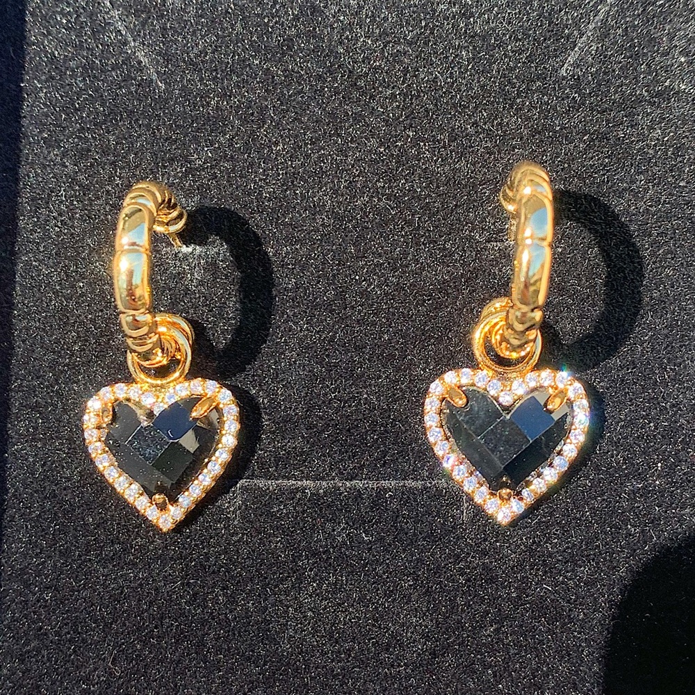 Black onyx earrings,dangle heart earrings,heart shaped earrings, heart earrings - Picture 4 of 12
